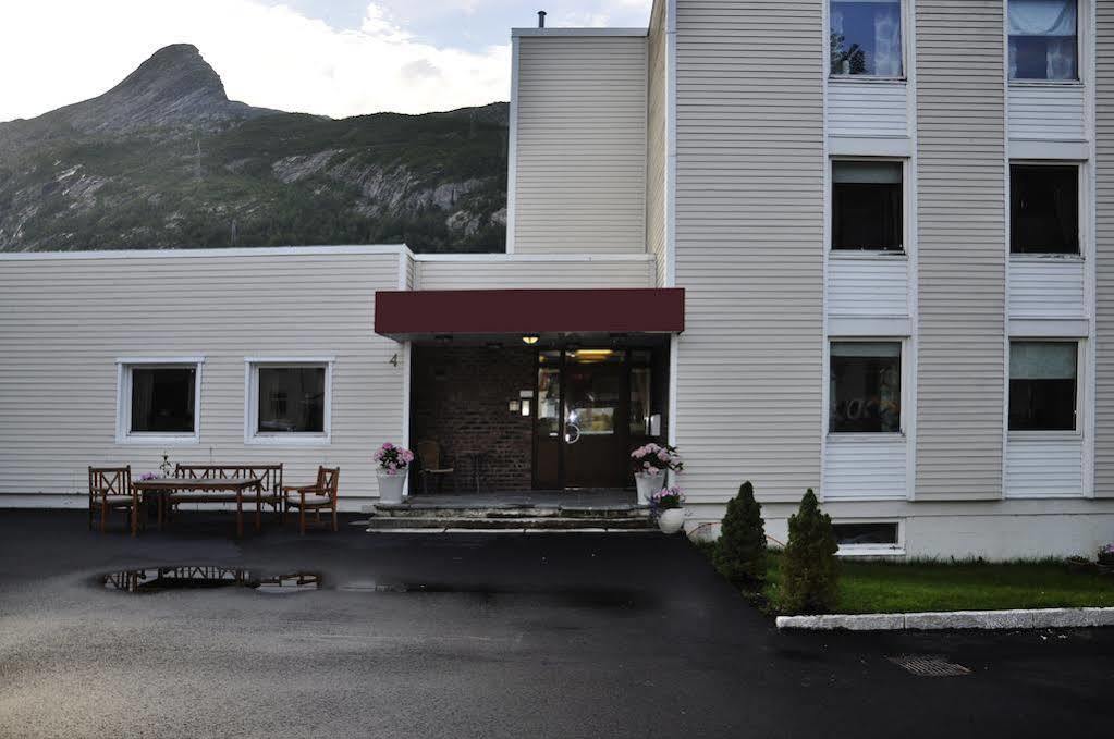 Svartisen Apartments Glomfjord Екстериор снимка